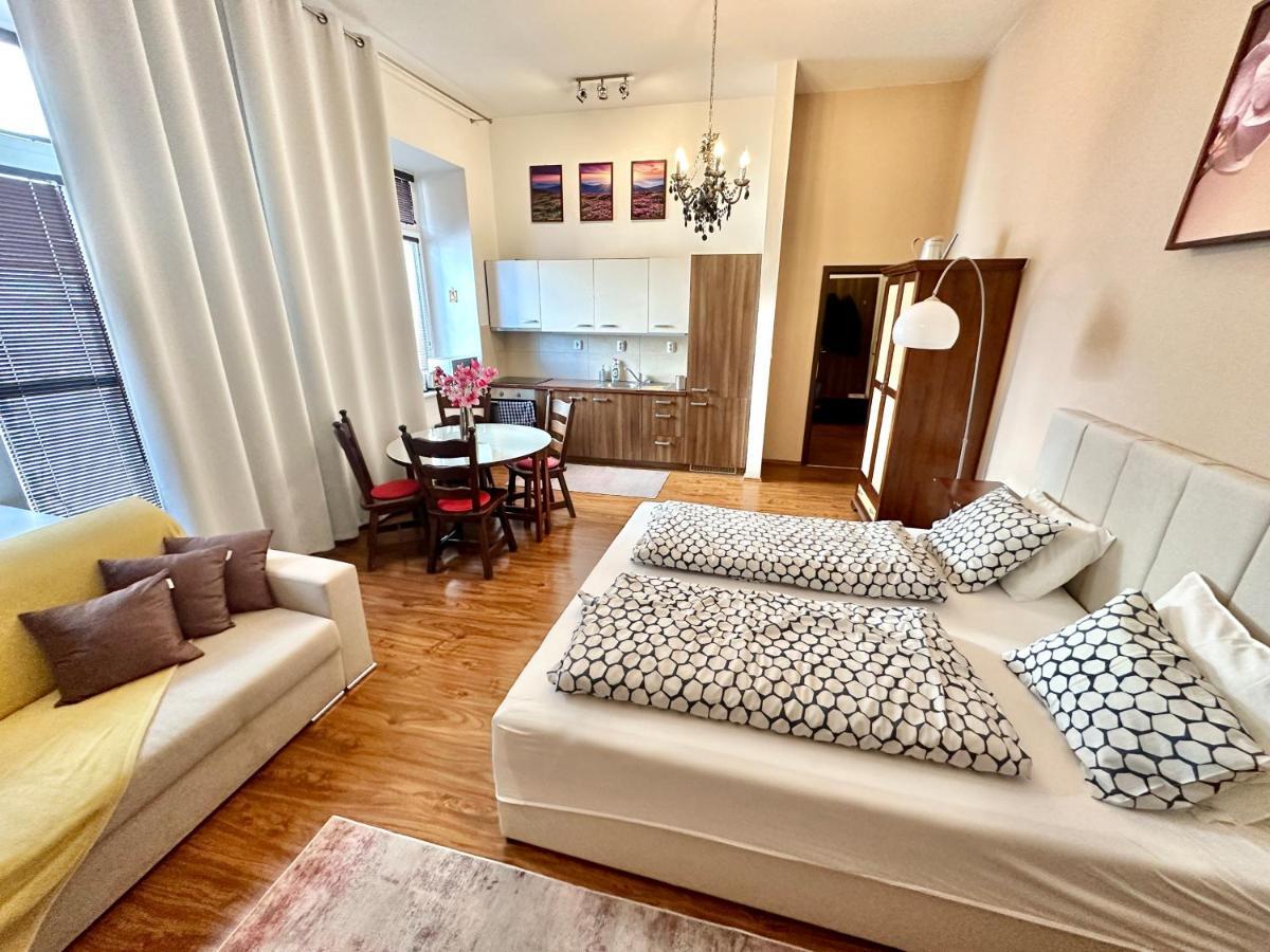 Home Away Main Square Apartment Poprad Exteriér fotografie